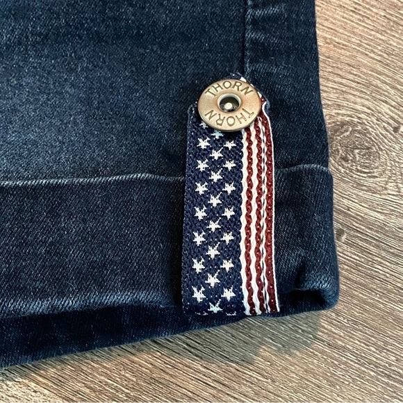 THORN Flag Patriotic Mid Rise Jean Shorts, 4” Inseam, Size 6 - Picture 1 of 13